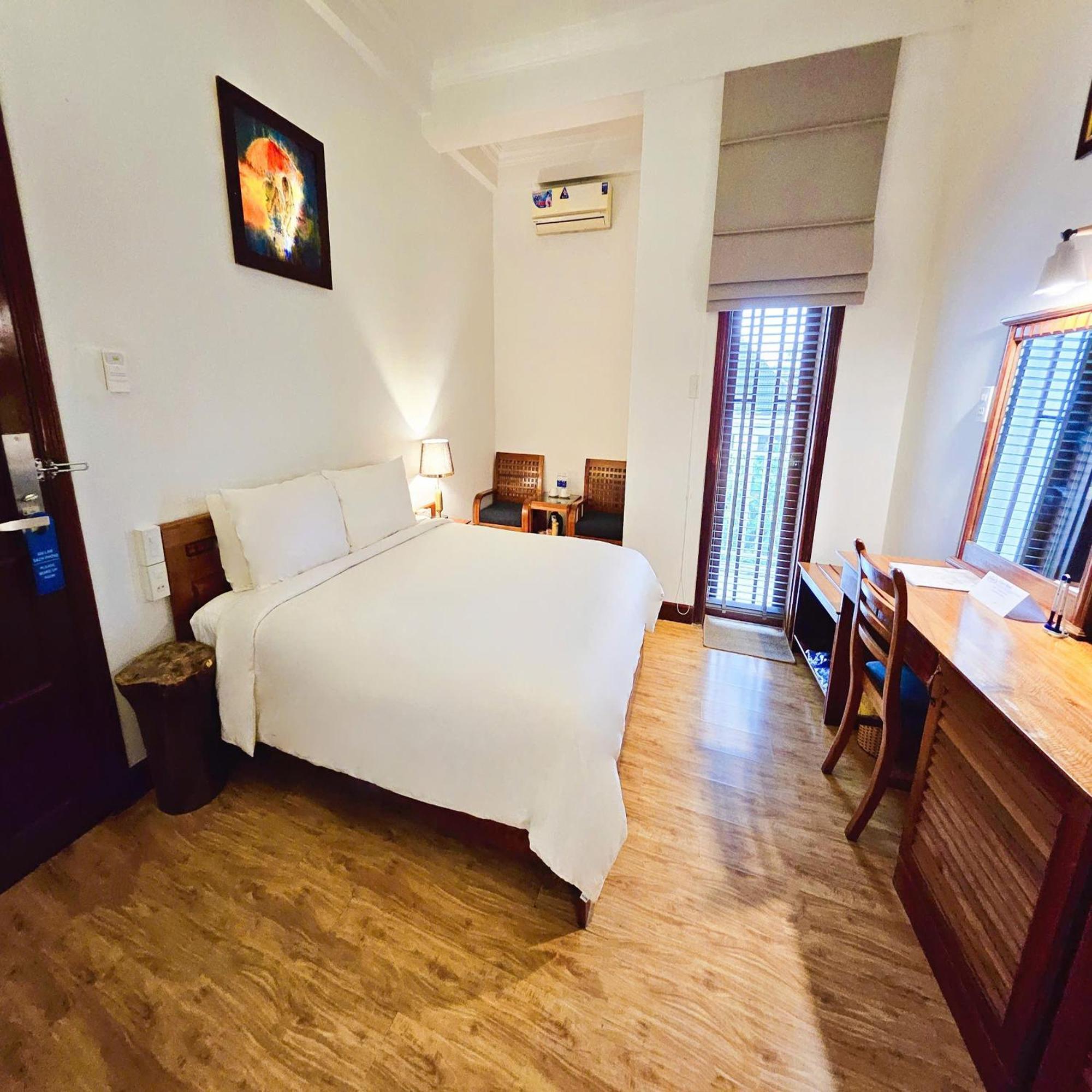 Victory Hotel Hue Esterno foto