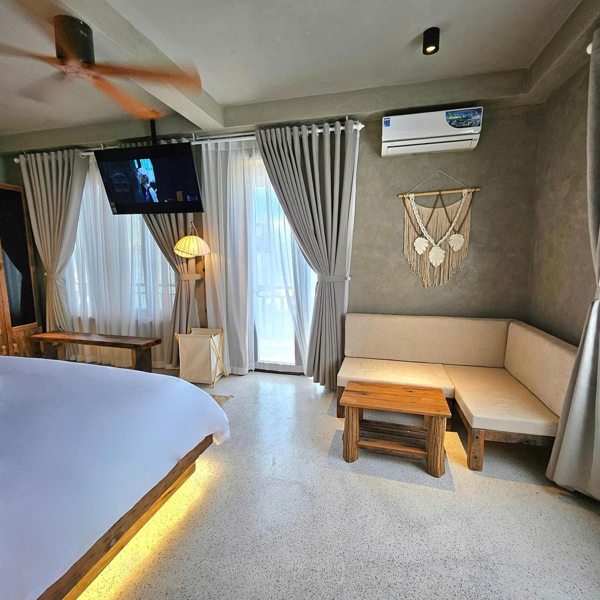 Victory Hotel Hue Esterno foto