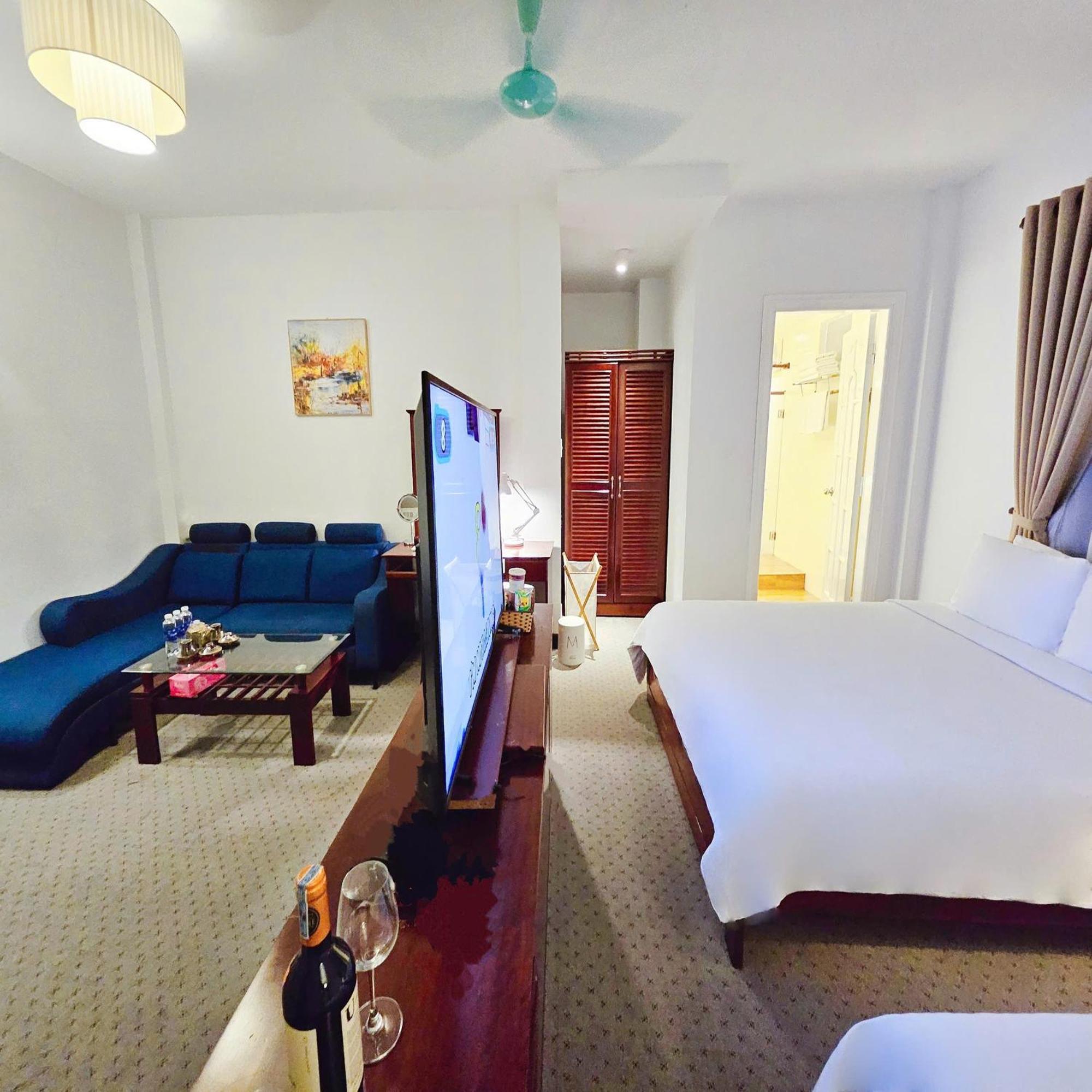 Victory Hotel Hue Esterno foto