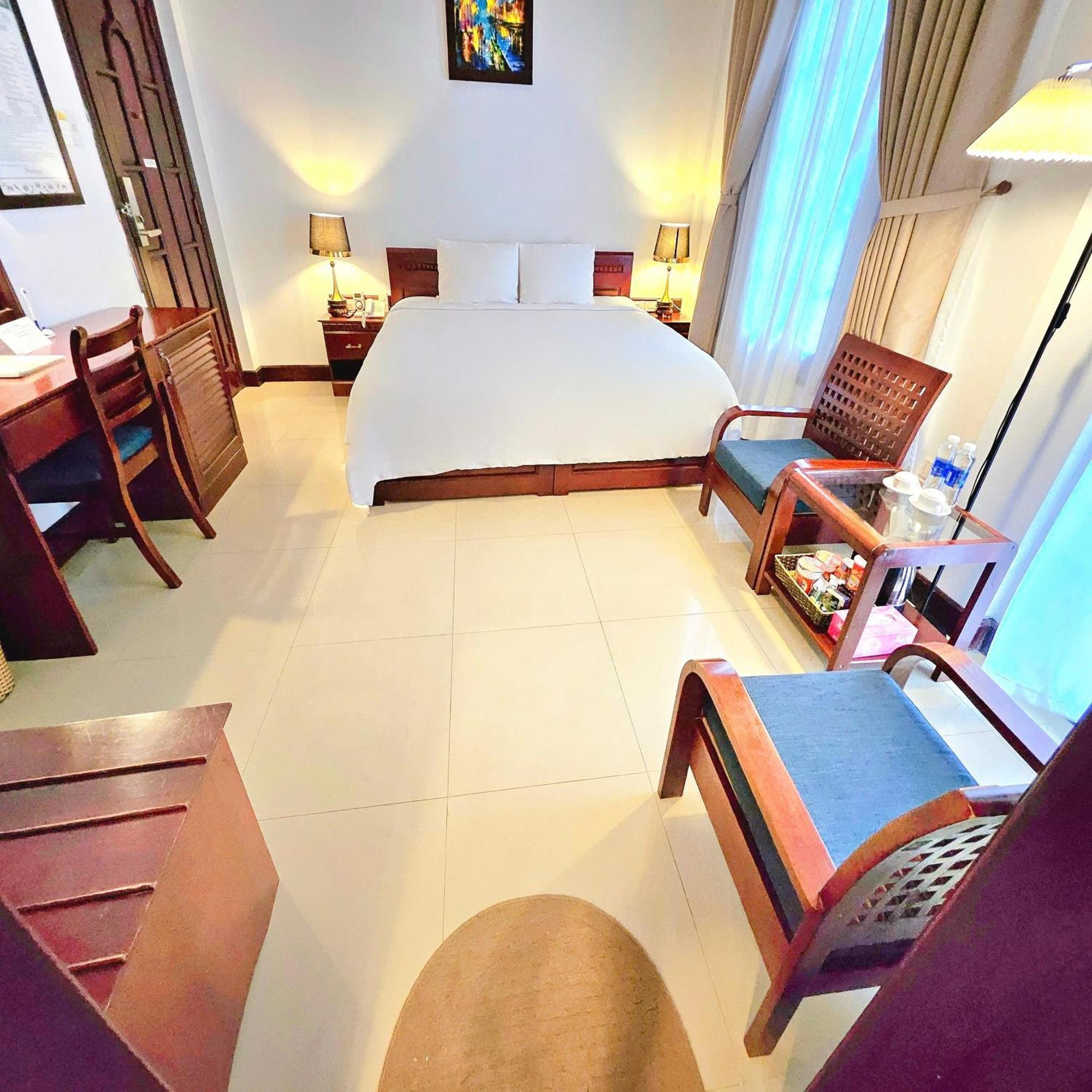 Victory Hotel Hue Esterno foto